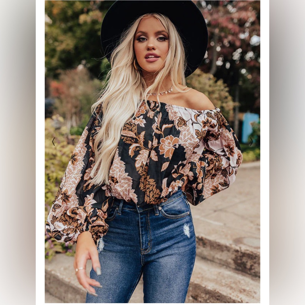Vicidolls Market Meetup Off Shoulder Top
